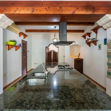 فيلة Spectacular With Pool And Tennis Court *