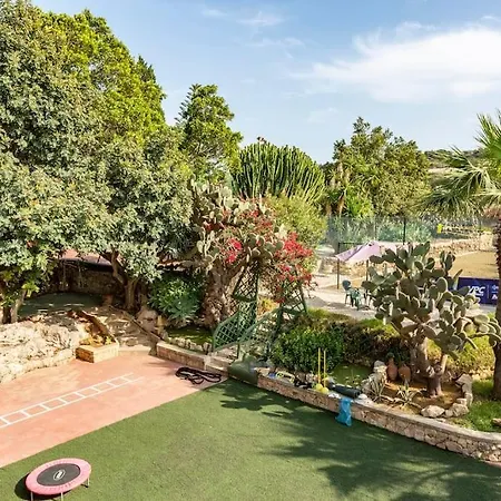 Вилла Spectacular With Pool And Tennis Court Bahar ic-Caghaq