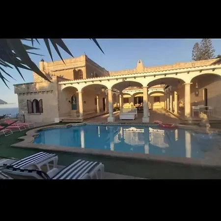 Spectacular With Pool And Tennis Court 别墅 *