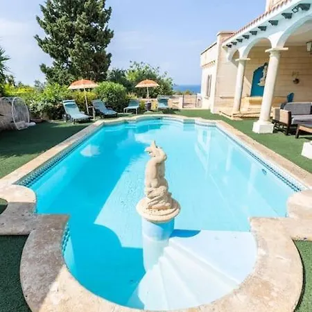 Spectacular With Pool And Tennis Court