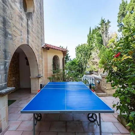 Spectacular With Pool And Tennis Court