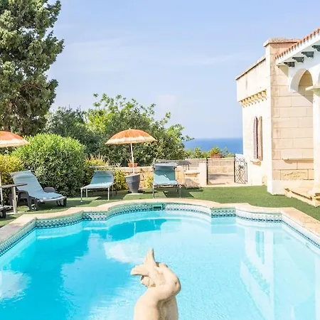 Spectacular With Pool And Tennis Court فيلة *
