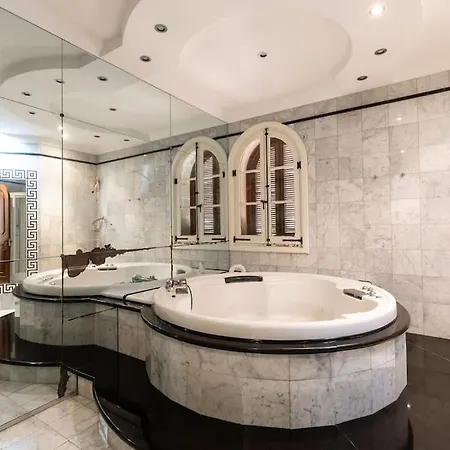 别墅 Spectacular With Pool And Tennis Court *