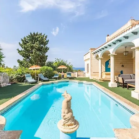 Spectacular With Pool And Tennis Court Вилла