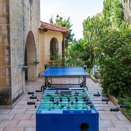 Spectacular With Pool And Tennis Court * Bahar ic-Caghaq